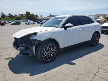  Salvage Porsche Cayenne