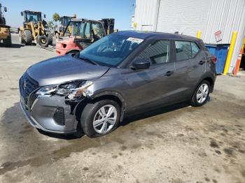  Salvage Nissan Kicks