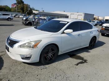  Salvage Nissan Altima