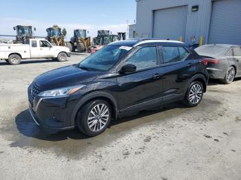  Salvage Nissan Kicks