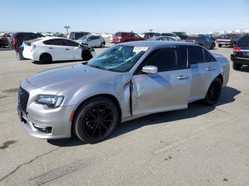  Salvage Chrysler 300
