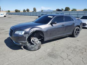  Salvage Chrysler 300