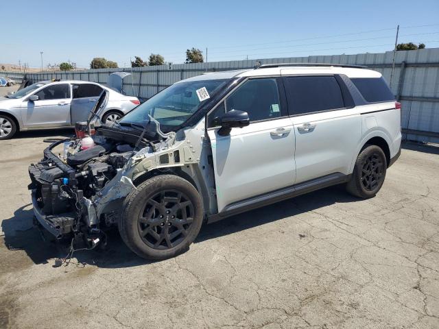  Salvage Kia Carnival