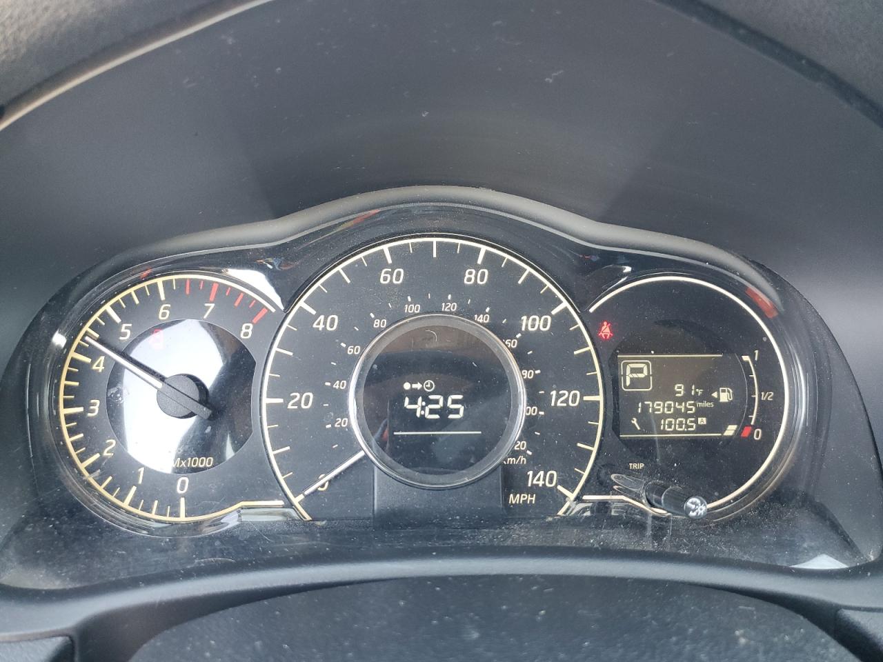 Nissan Versa S Image 10