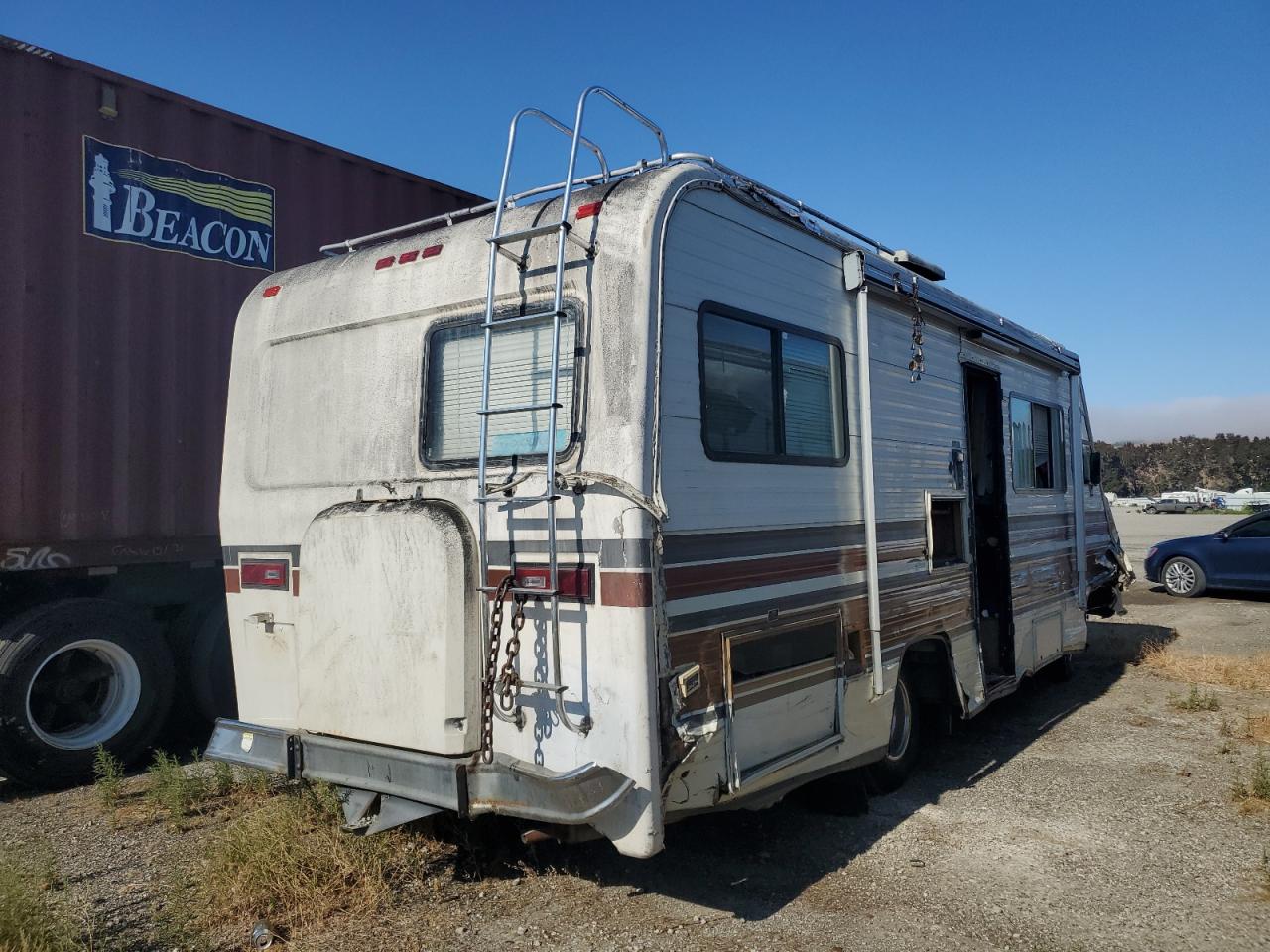 Chevrolet P30 Image 10