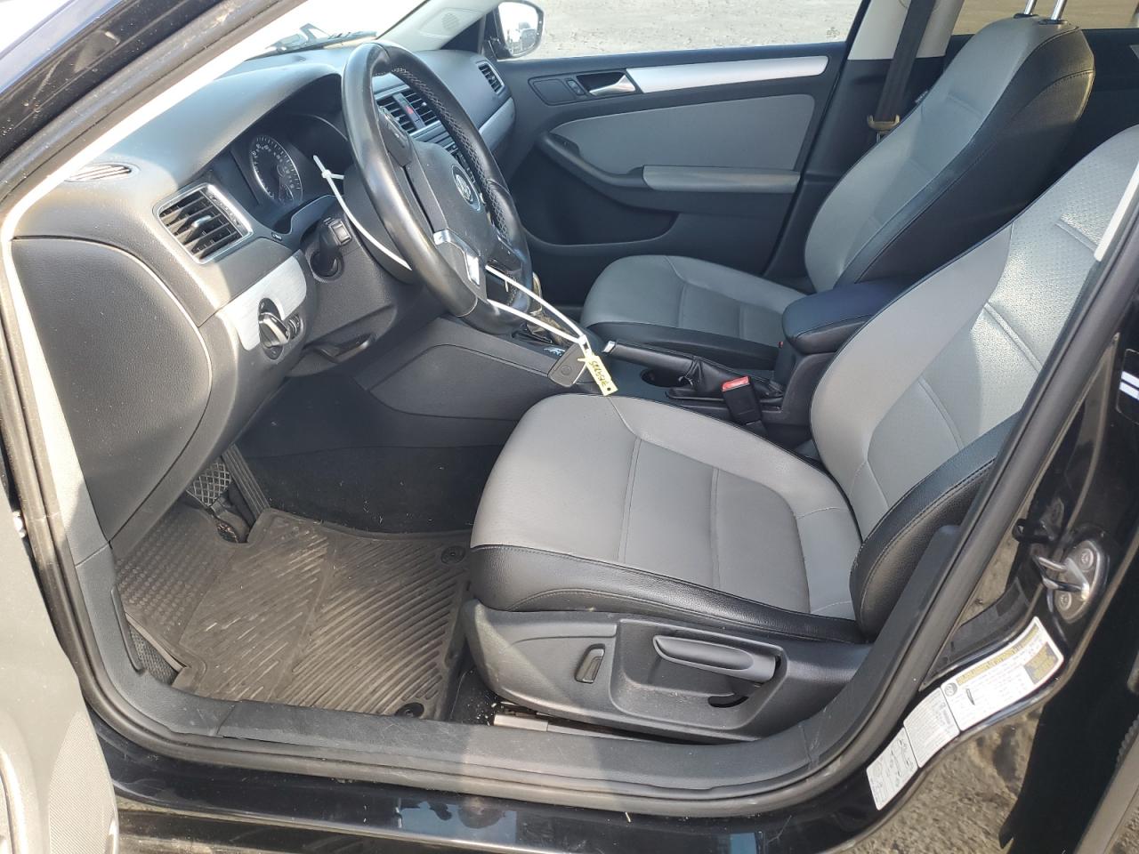 Volkswagen Jetta Hybrid Image 10