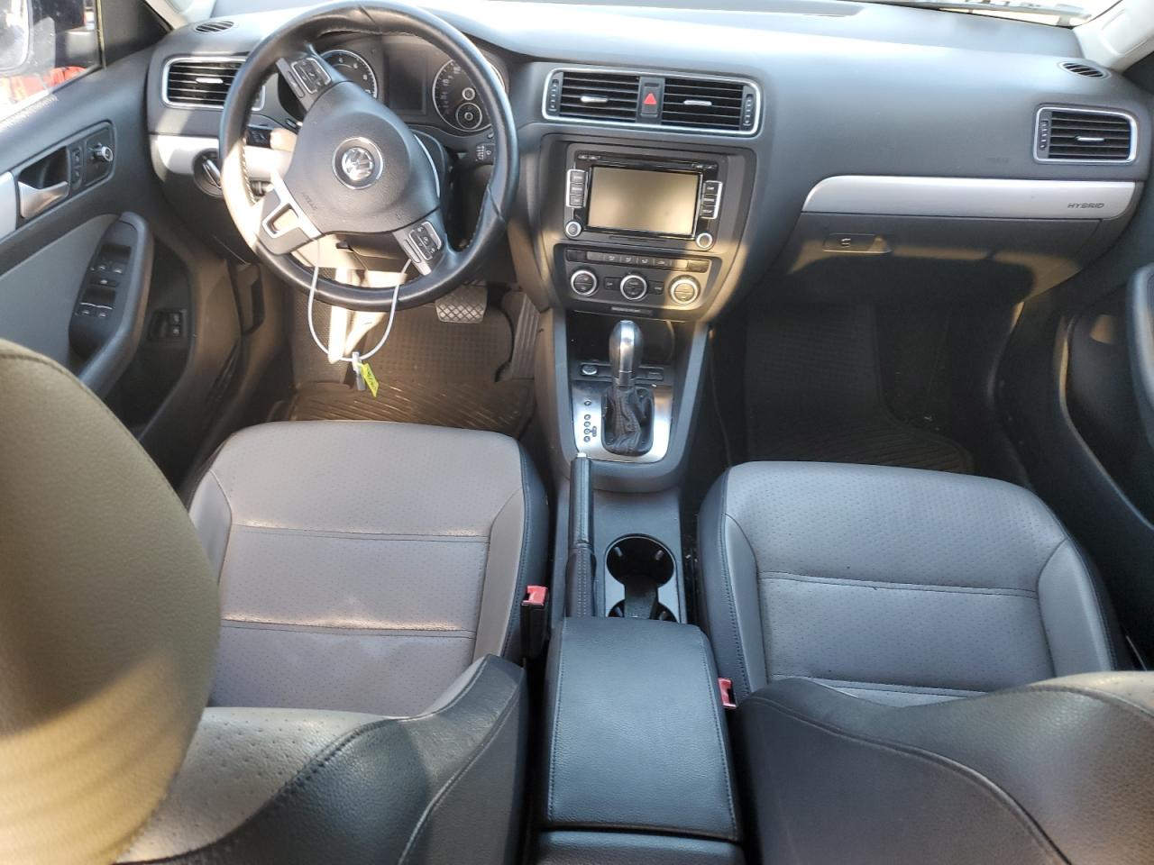 Volkswagen Jetta Hybrid Image 8