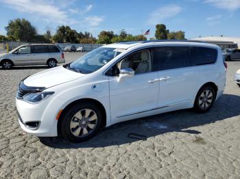  Salvage Chrysler Pacifica