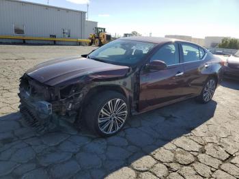  Salvage Nissan Altima