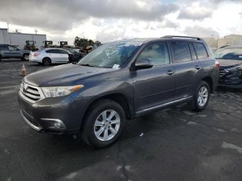  Salvage Toyota Highlander