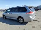 Toyota Sienna Le Image 2