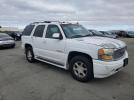 GMC Yukon Denali Image 4