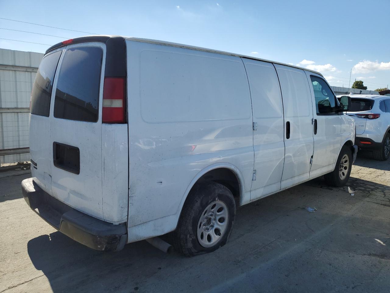 Chevrolet Express Image 13