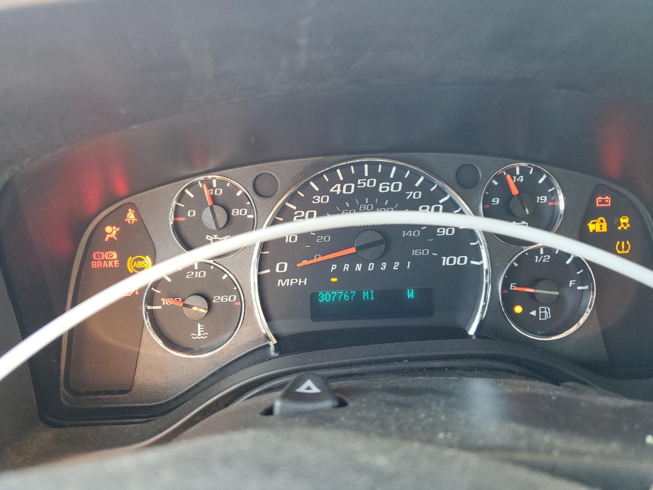 Chevrolet Express Image 9