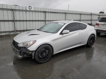 Salvage Hyundai Genesis