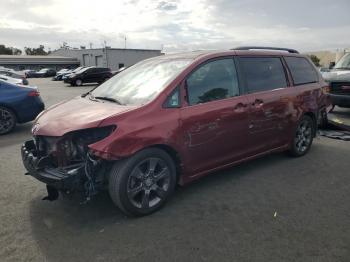  Salvage Toyota Sienna