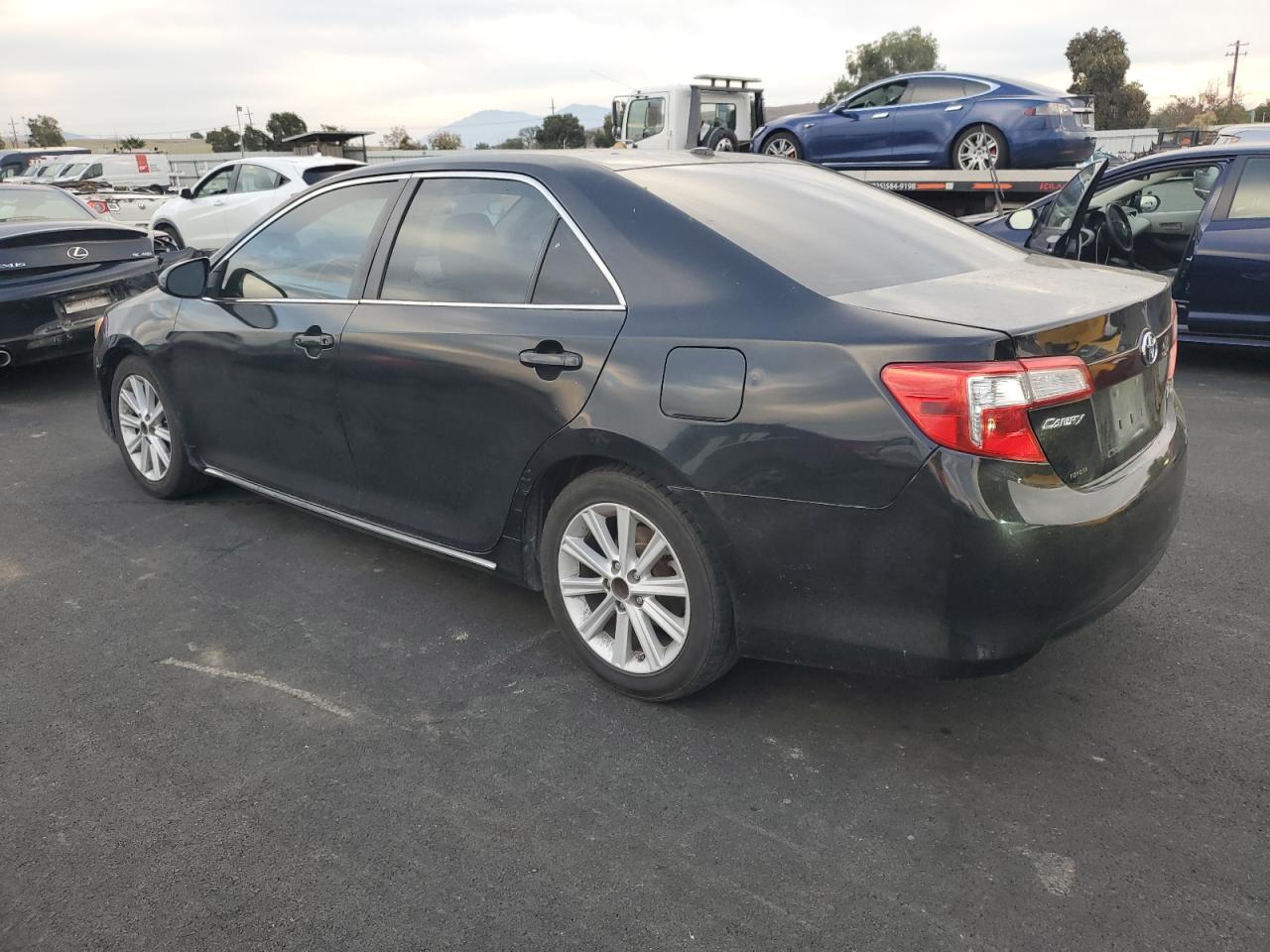 Toyota Camry Hybrid Image 4