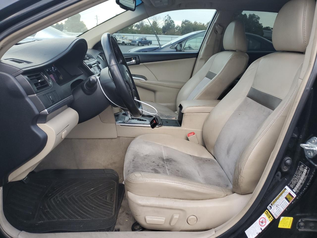 Toyota Camry Hybrid Image 11