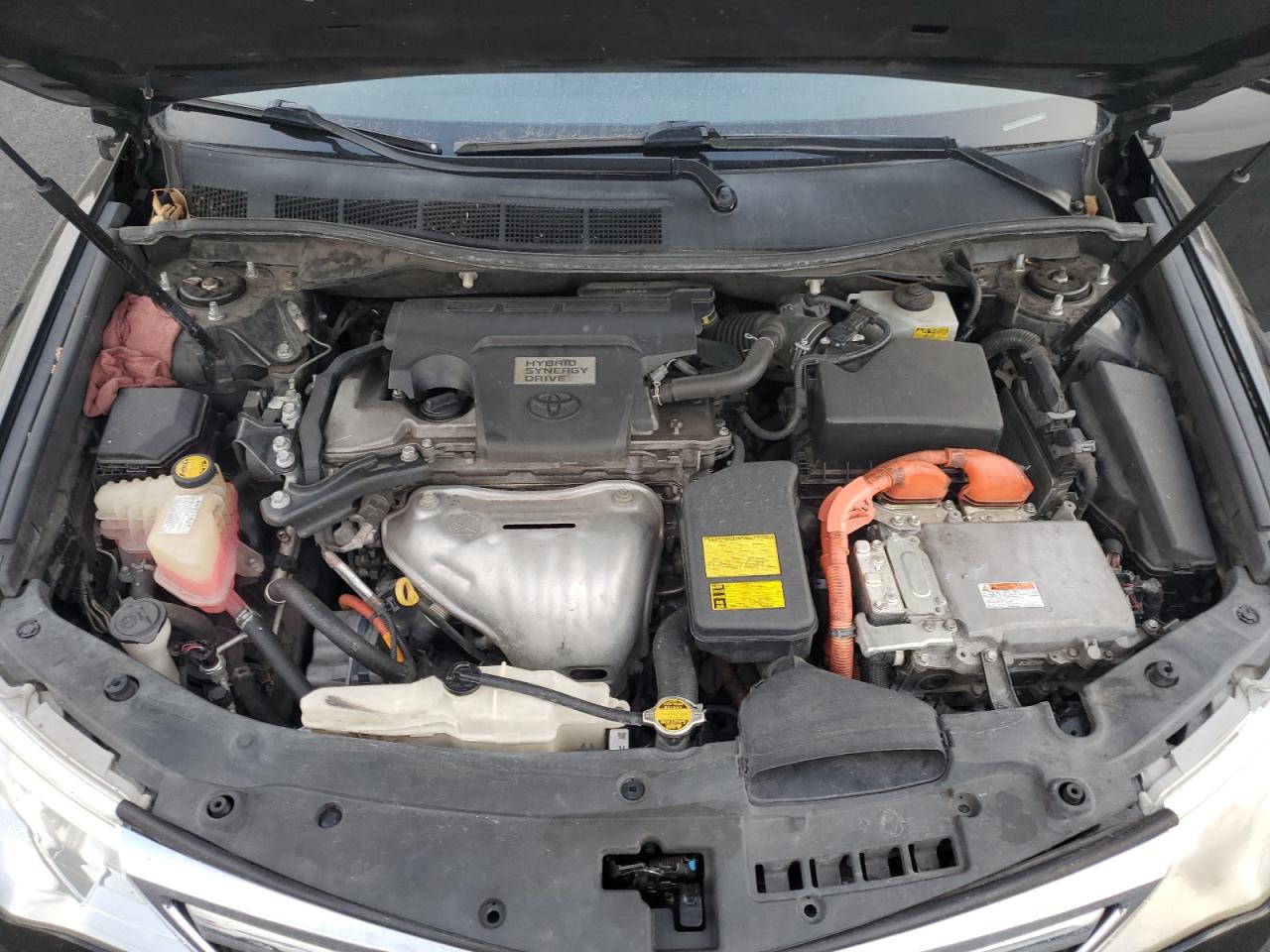 Toyota Camry Hybrid Image 10