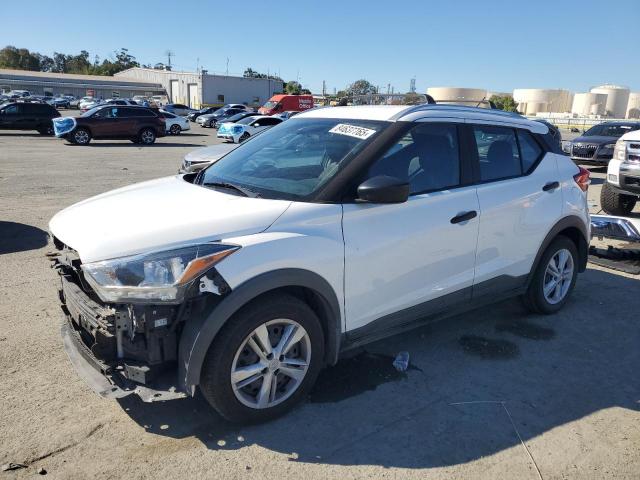  Salvage Nissan Kicks