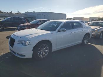  Salvage Chrysler 300