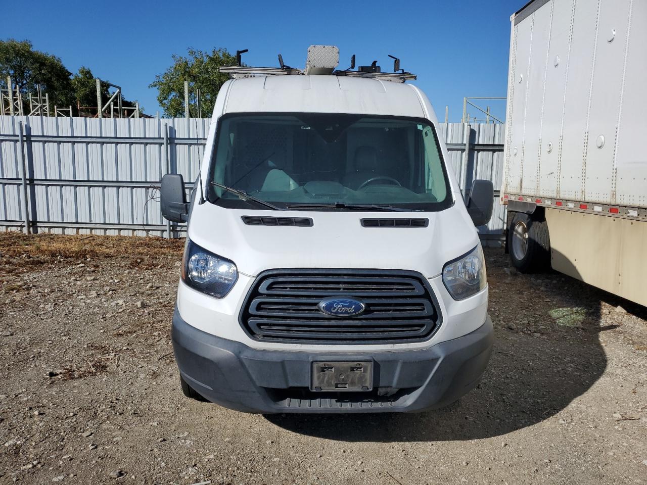 Ford Transit T-250 Image 5