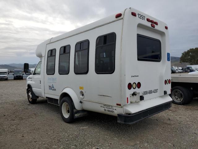 Ford Econoline E350 Super Duty Cutaway Van Image 3