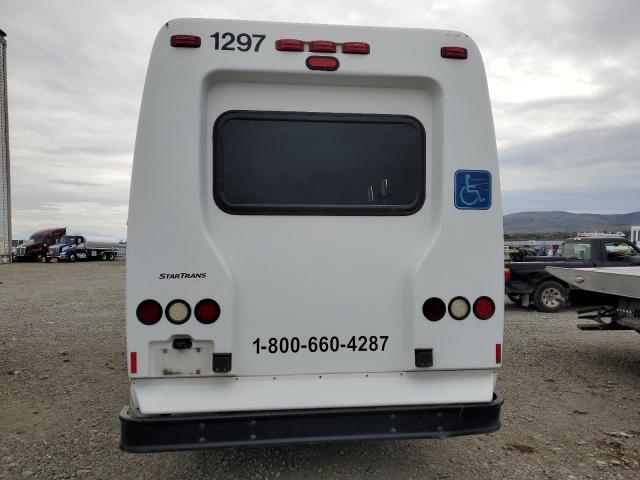 Ford Econoline E350 Super Duty Cutaway Van Image 5