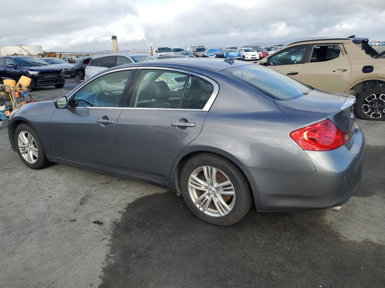 INFINITI G37 Base Image 3