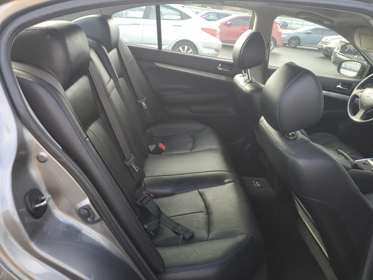 INFINITI G37 Base Image 7