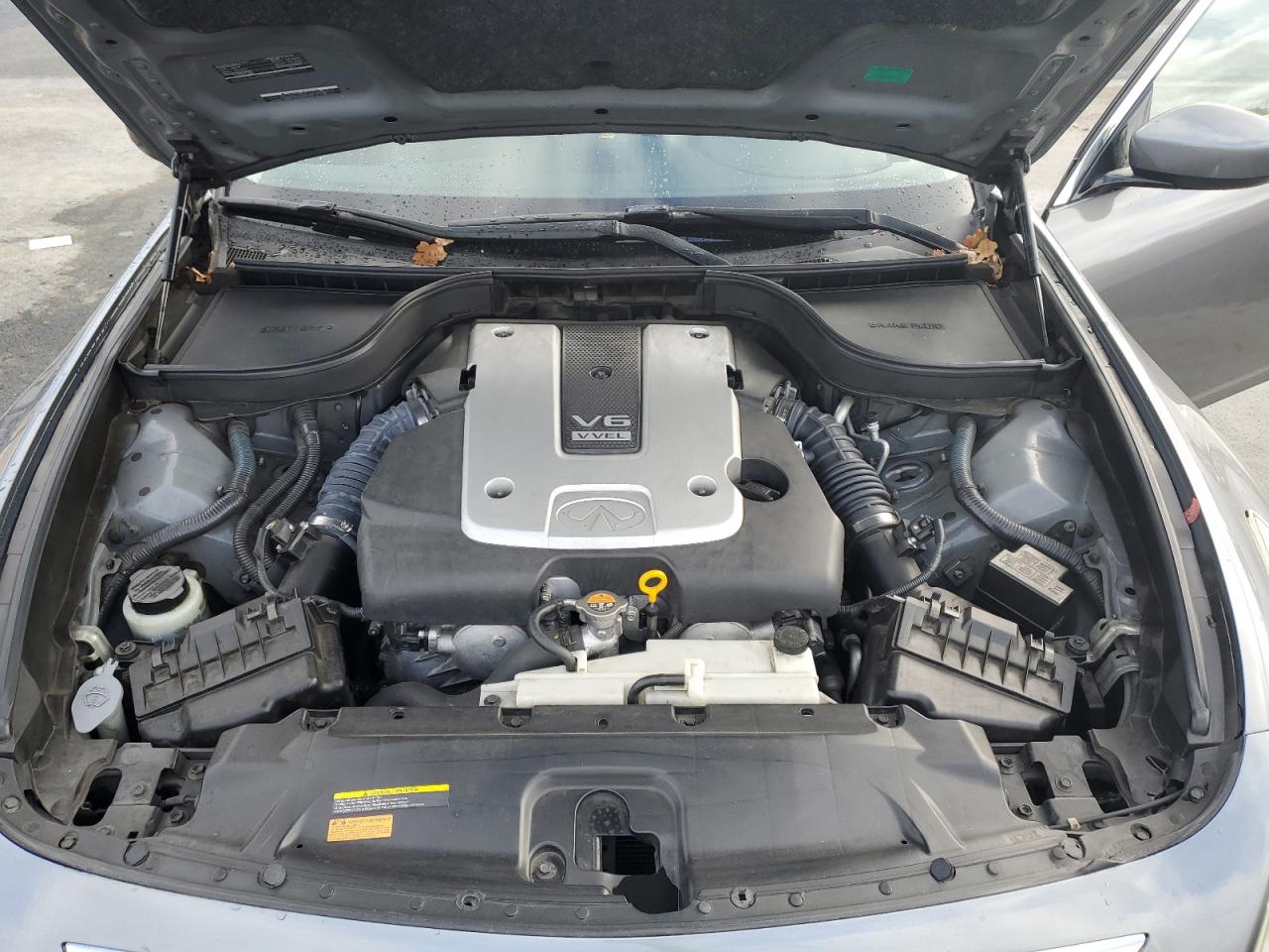 INFINITI G37 Base Image 2