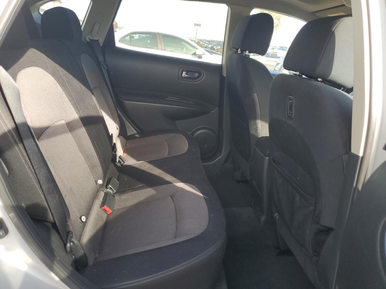 Nissan Rogue S Image 8