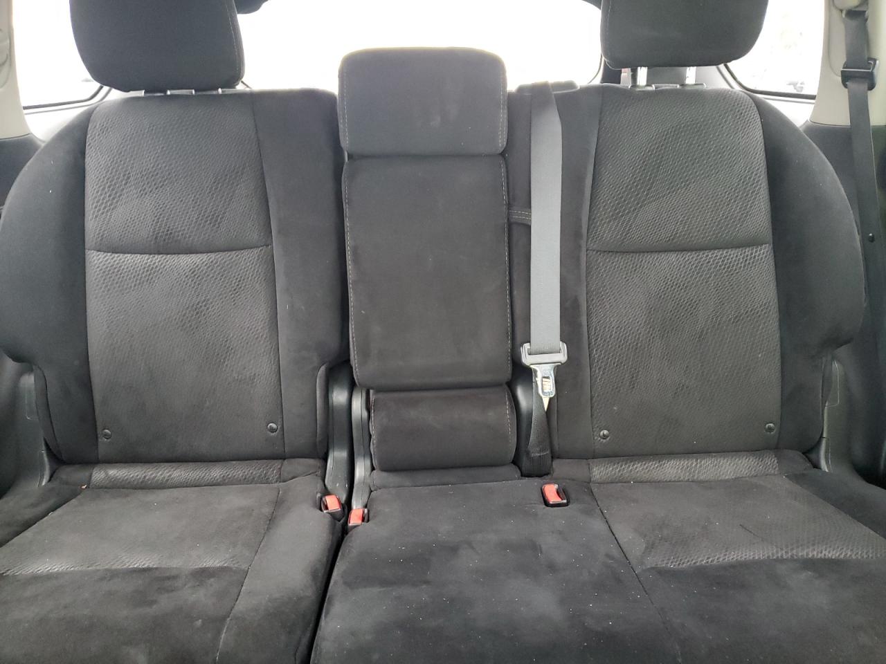 Nissan Pathfinder S Image 12