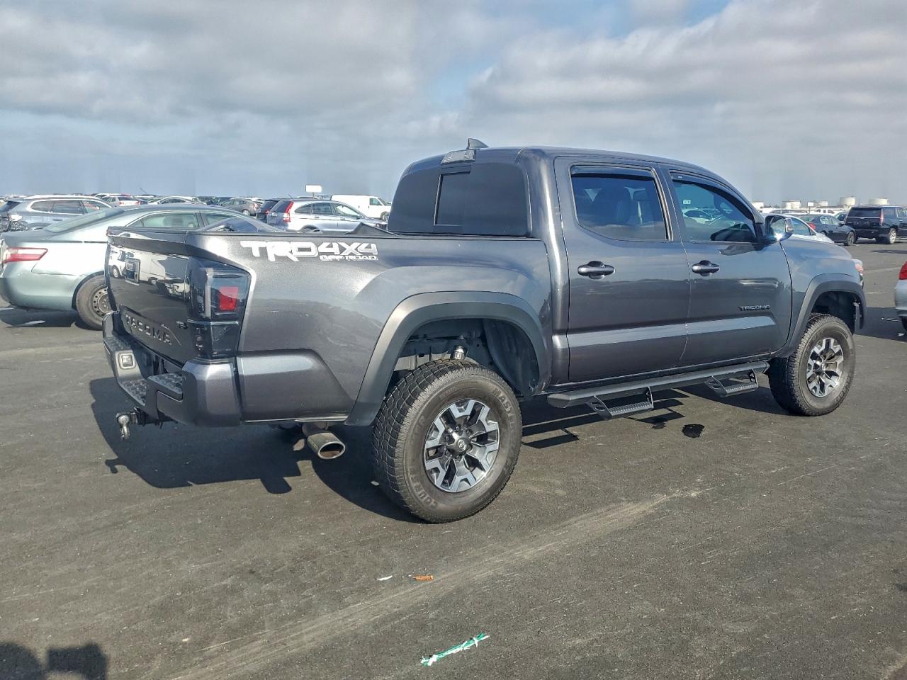 Toyota Tacoma Double Cab Image 2