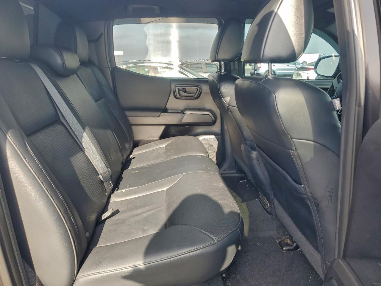 Toyota Tacoma Double Cab Image 7