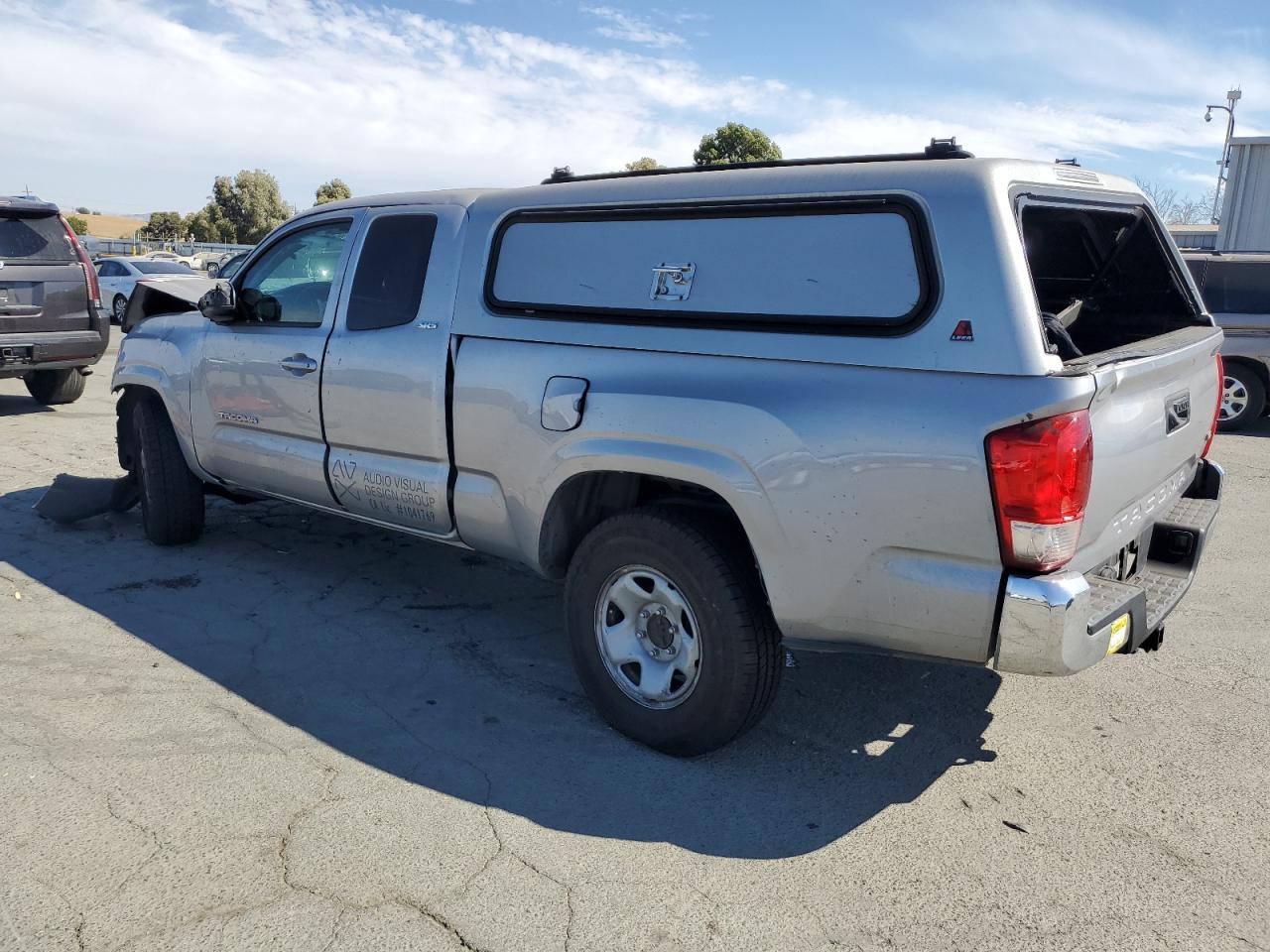 Toyota Tacoma Access Cab Image 3