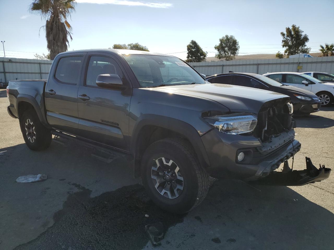 Toyota Tacoma Double Cab Image 3