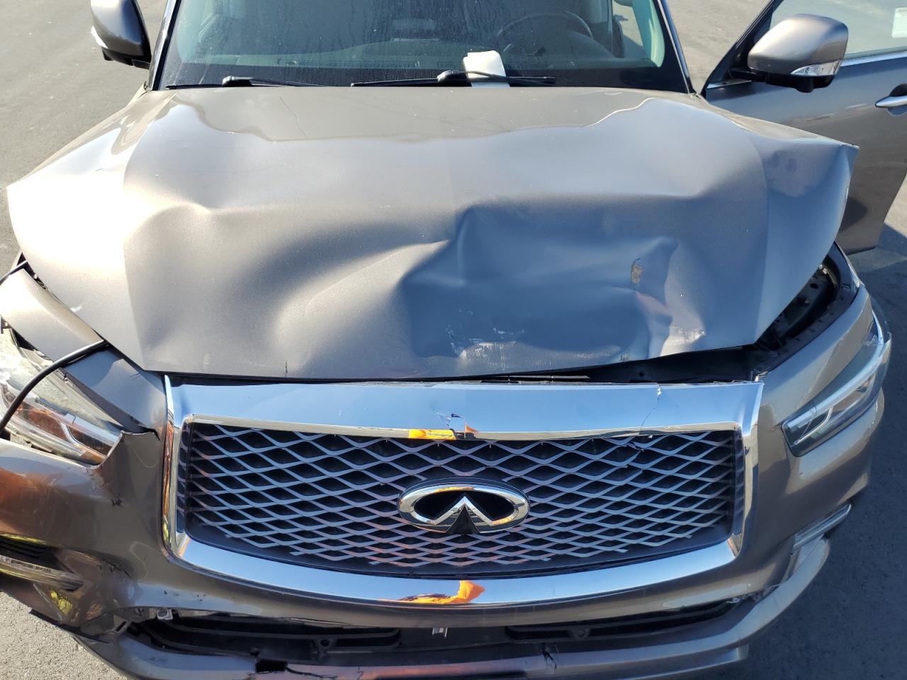 INFINITI Qx Luxe Image 2