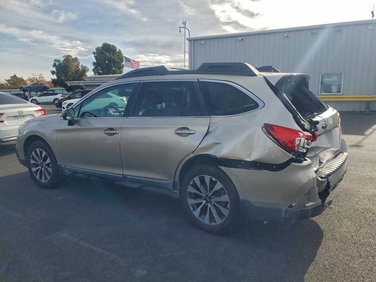 Subaru Outback 2.5i Limited Image 5