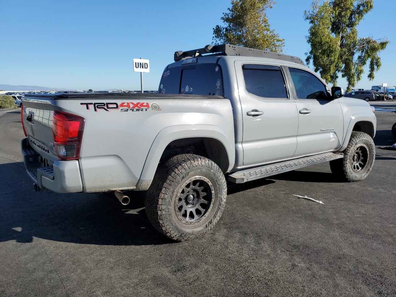 Toyota Tacoma Double Cab Image 2