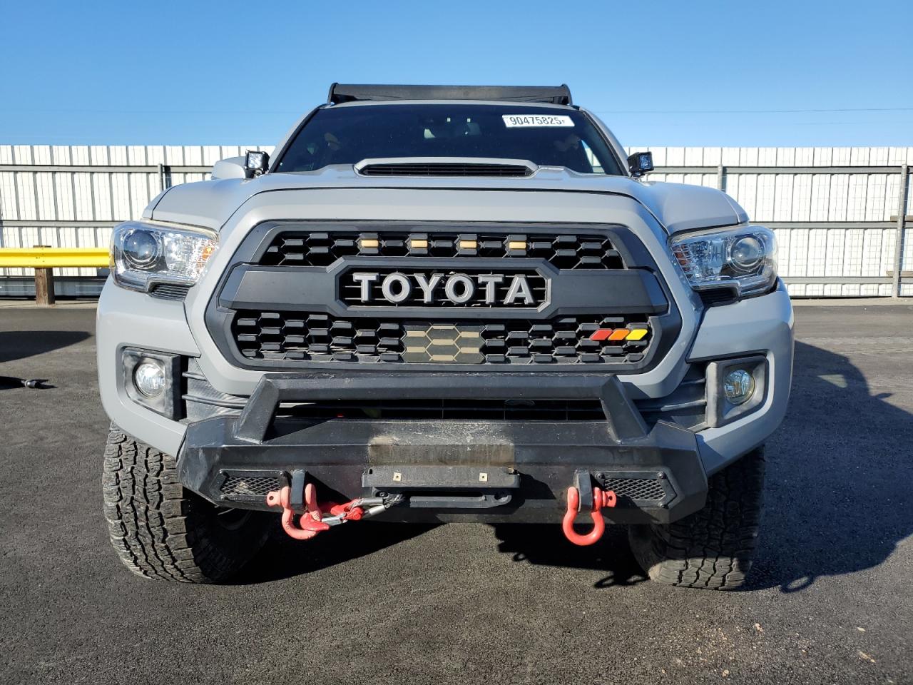 Toyota Tacoma Double Cab Image 5