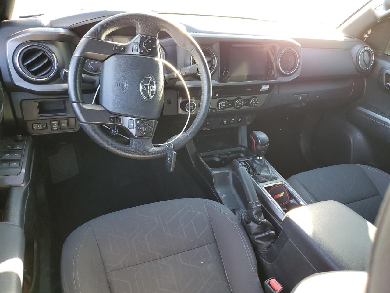 Toyota Tacoma Double Cab Image 10