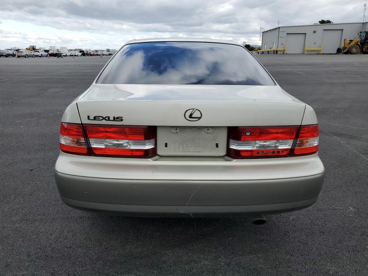 Lexus Es 300 Image 8