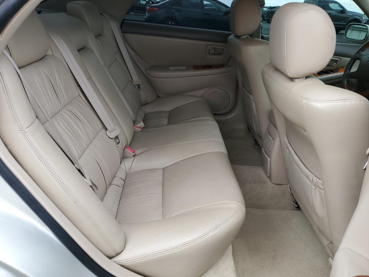 Lexus Es 300 Image 12