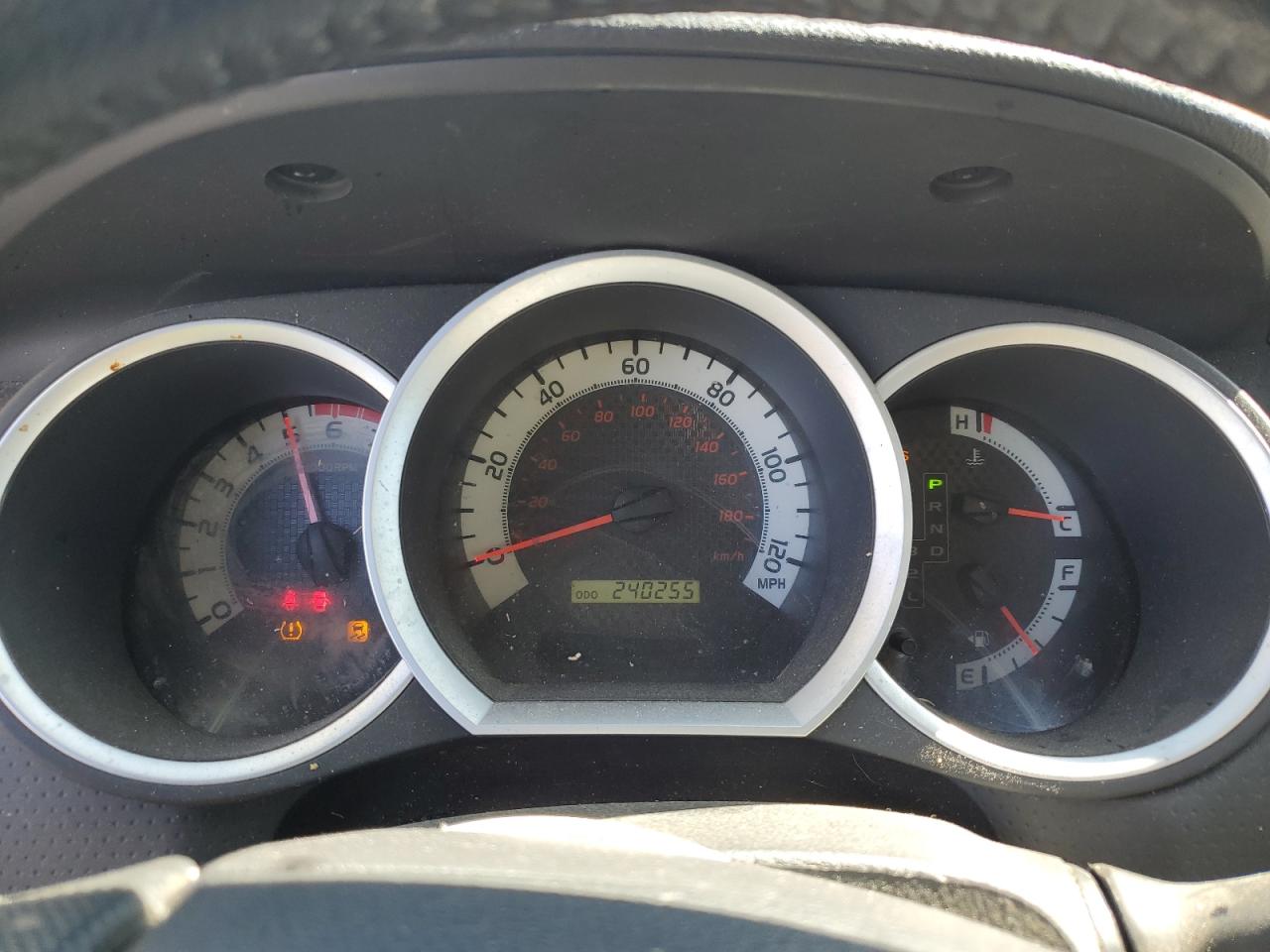 Toyota Tacoma Double Cab Image 12