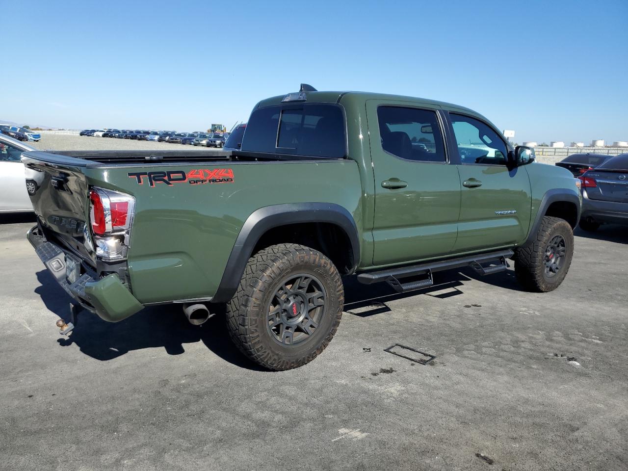 Toyota Tacoma Double Cab Image 3