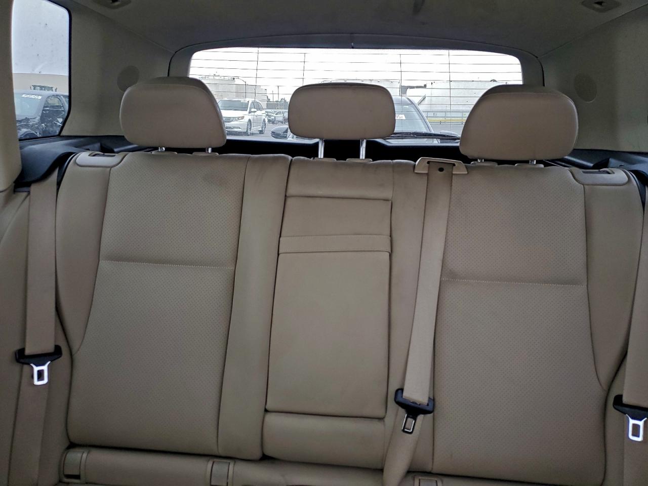 Mercedes-Benz GLK 350 Image 8