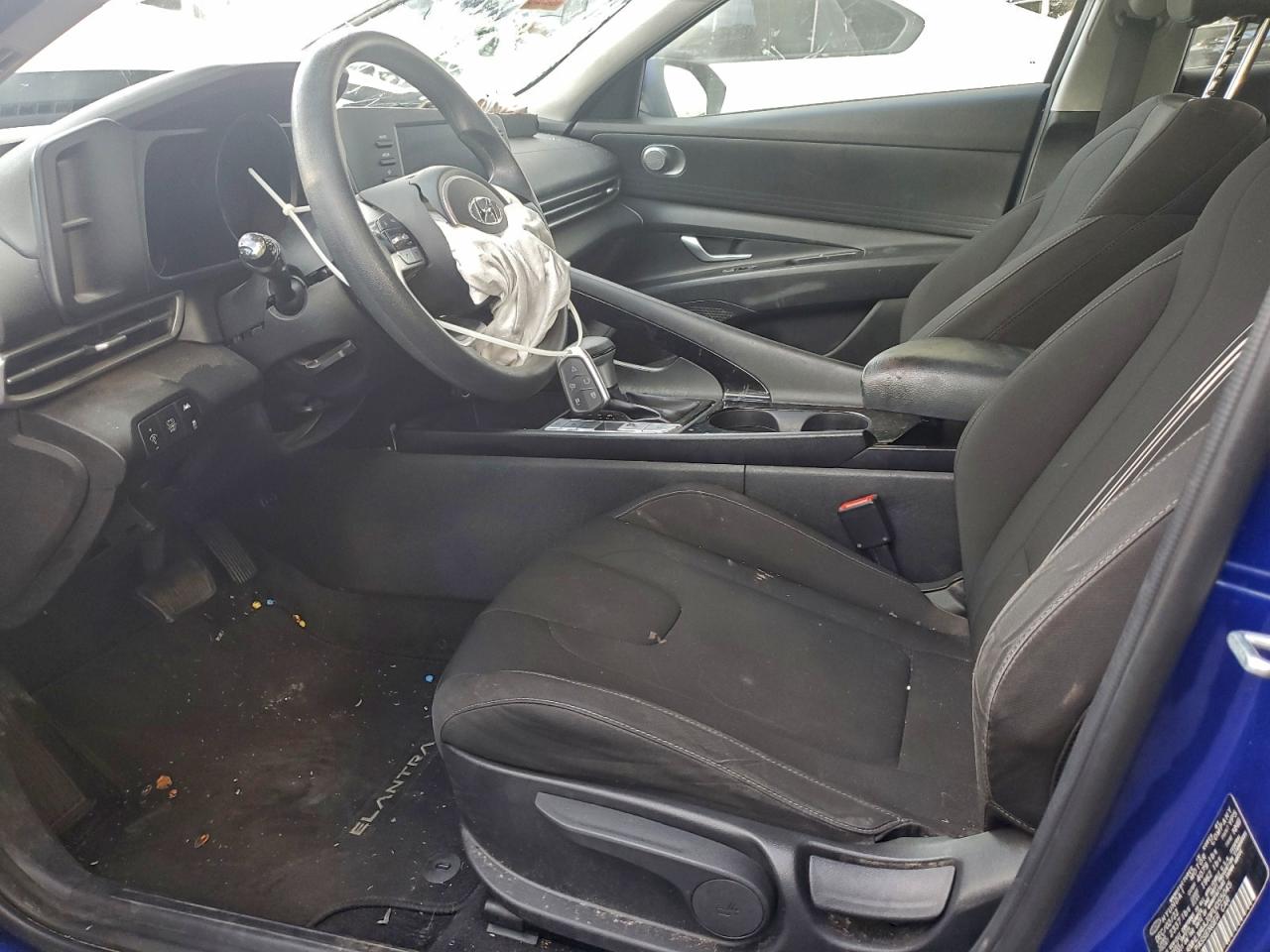 Hyundai ELANTRA Blue Image 9