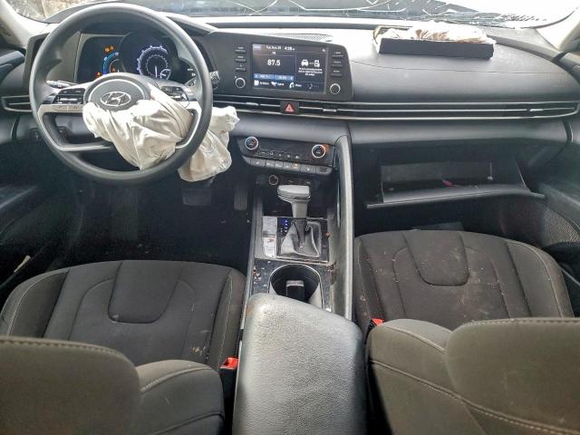 Hyundai ELANTRA Blue Image 11