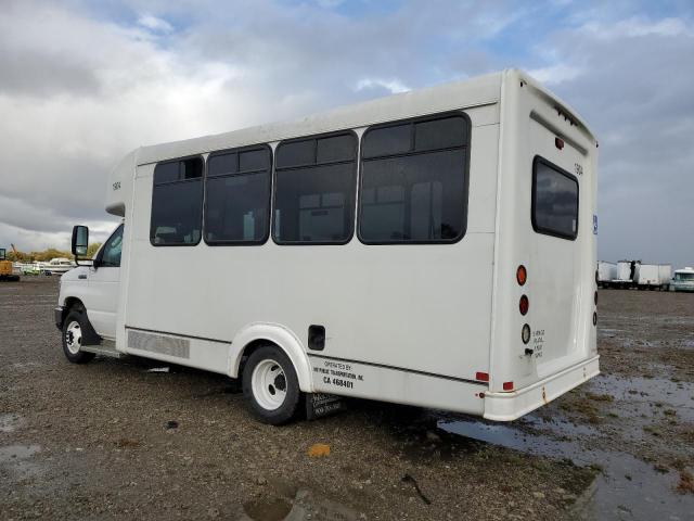 Ford Econoline E350 Super Duty Cutaway Van Image 3